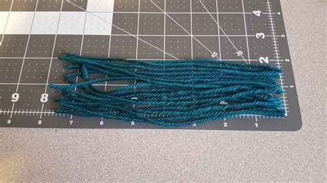 Yarn Feather Tutorial 的图像结果