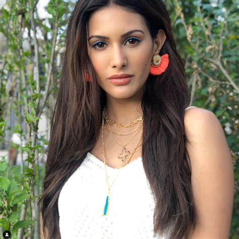 Celebrity Collection – Paromapopat