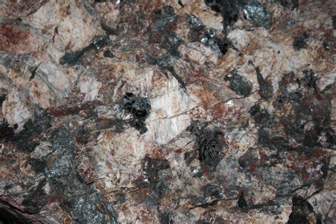 Pegmatite Rock Texture with Feldspar and Black Biotite Mica – Photos ...