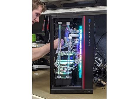 Linus Tech Tips PC Builds 的图像结果