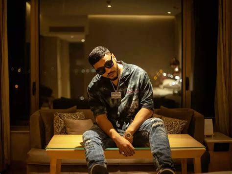 Lovely pictures of rapper Raftaar and wife Komal Vohra go viral after ...