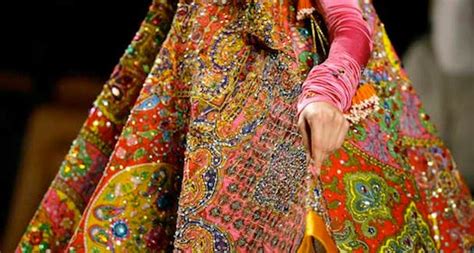 Mirror Work – Traditional Art Finely Reflected In Modern Creations