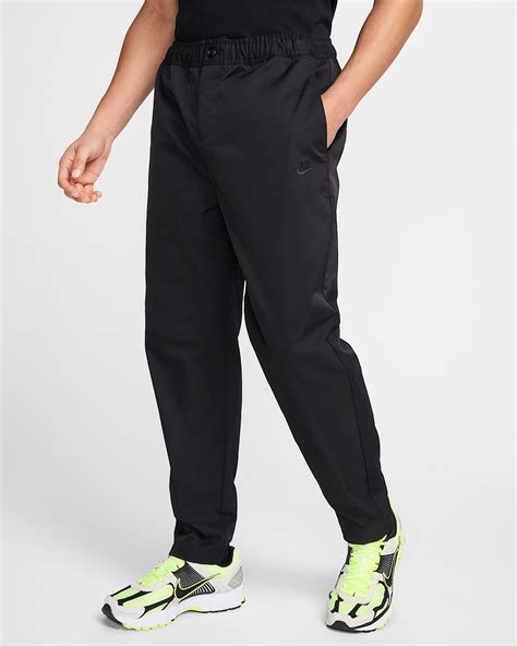 Nike Club Men's Woven Tapered Pants. Nike.com