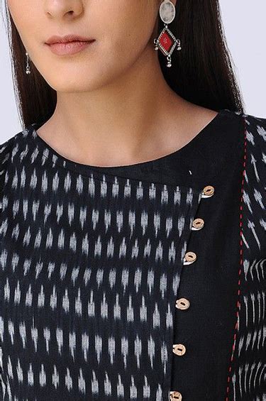 कुर्तियों के 10 स्टाइलिश क्रॉस पैटर्न गले के डिज़ाइन - DusBus