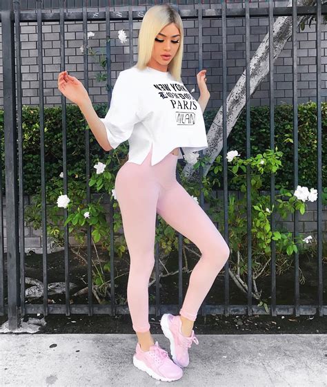 Picture of Kristen Hancher