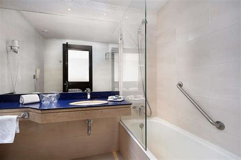 HOTEL HCC REGENTE (Barcelona) - Hotel Reviews, Photos, Rate Comparison ...