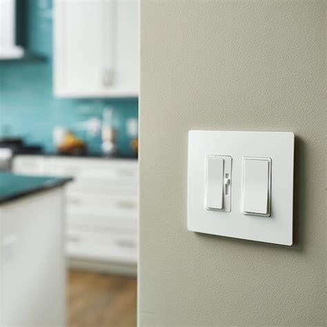 Legrand radiant Tru-Universal Single-pole/3-way LED Illuminated ...
