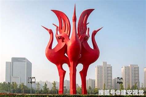 鹤壁东站：不锈钢地标建筑，鹤群雕塑重50吨，高16.8米，总宽度4.1米_卫懿公