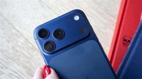 UMVA - iPhone 18 Pro Max: Prepare for LIFTOFF – It's a BRICK!