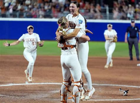 Impressive photos of Teagan Kavan and the champion Texas Longhorns ...