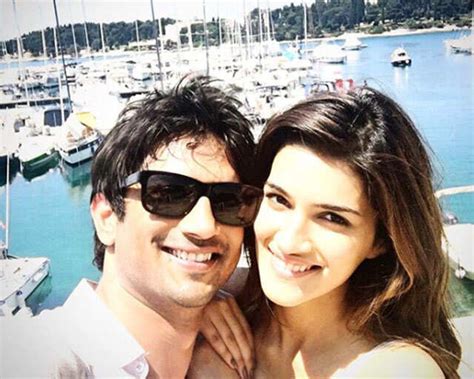 Signs that Kriti and Sushant are dating | Femina.in