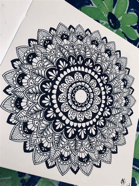 Black and white Mandala design. Zentangle doodles. Free hand mandala ...
