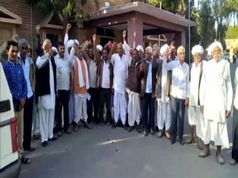 Locust-hit Barmer farmers stage protest, demand special relief package