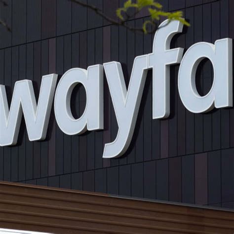 Planet Fitness Holiday Hours 2025: Christmas, New Year's Day - Parade