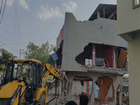 MP: Administration razes down house of habitual criminals in Ujjain