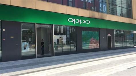 东仓：OPPO 新加坡旗舰店 3.0 版本，零售空间的时尚艺术 - 马蹄室内设计网