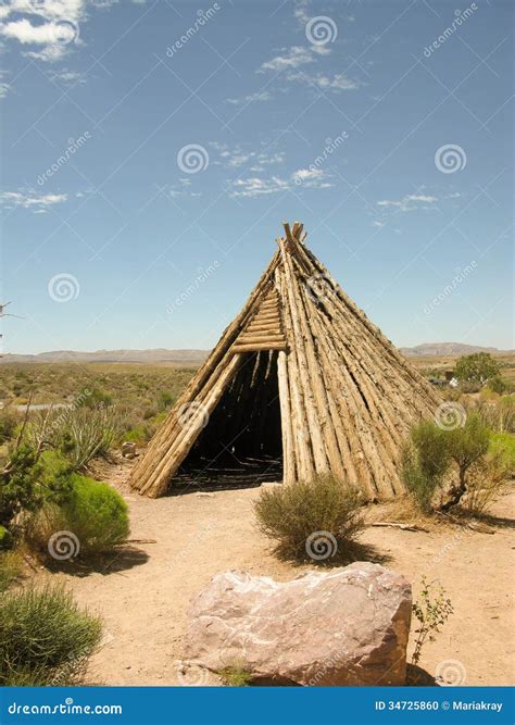 Dwelling of the Native American Indian Stock Photo - Image of north ...