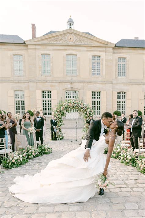 Parisian tres chic wedding dress 60 photos - Vianawedding.com