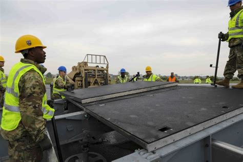 21st TSC Soldiers Train on Modernized Expeditionary Rail Capability ...