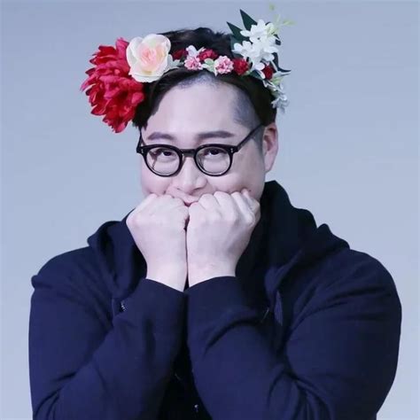 FLY UP (FEAT. DOOR) - Hwang Chang Young - LETRAS.COM