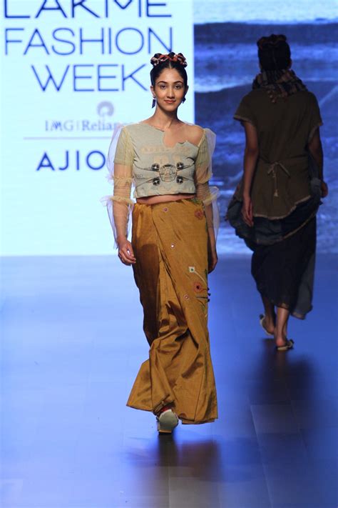 Somaiya Kalavidya at Lakmé Fashion Week Summer/Resort 2017 | Vogue India