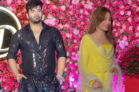 Ex-lovers Paras Chhabra – Mahira Sharma IGNORE each other at Arti Singh ...