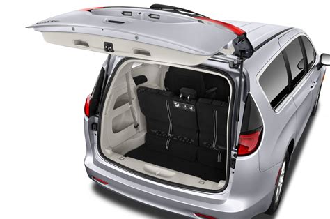 2017 Chrysler Pacifica Hybrid First Drive | Automobile Magazine