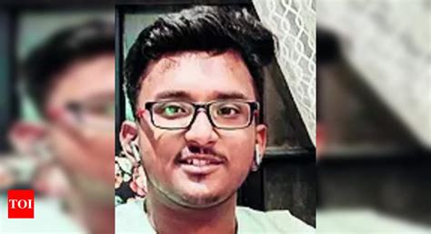Yoga: Student’s Body Found Beside Tracks | Kolkata News - Times of India