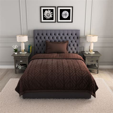 Buy Best Quality Fleece Blankets Online in India | Spaces