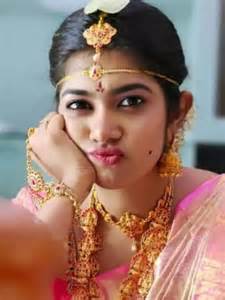 Jabardasth Fame Rithu Chowdhary's Lovely Saree looks | Times of India