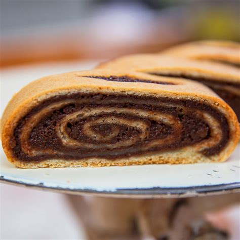 Chocolate Walnut Kolachi Roll - Povitica Potica Beigli Kolache Kokosh ...