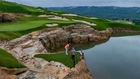 The new cliffhanging par-3 course at Big Cedar Lodge will keep golfers ...