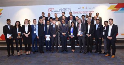 Mumbai : Roundtable With The Chief Minister Of Maharashtra - Shri ...