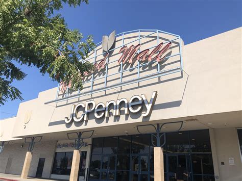 Can the American Mall Survive? | The New Republic : r/deadmalls