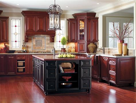 Staggered Cabinets w/ Crown Molding - Beyond Cabinets By Mueller