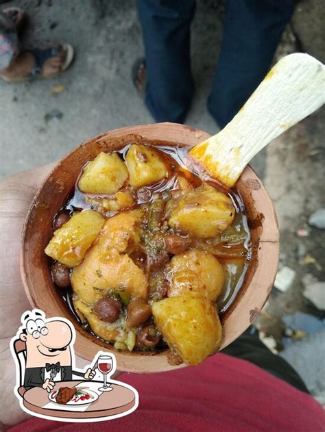 Banarasi kachori nati imli ( chane wali choti kachori ), Varanasi ...