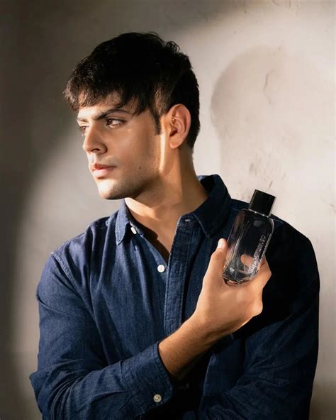 Buy Best Perfume Fragrance Online at Best Price | Seroma Ventures