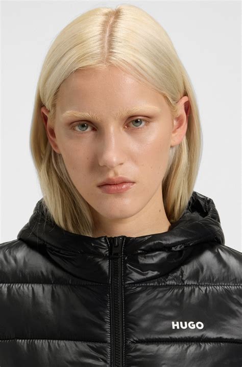 HUGO - Water-repellent puffer jacket with contrast logo - Black