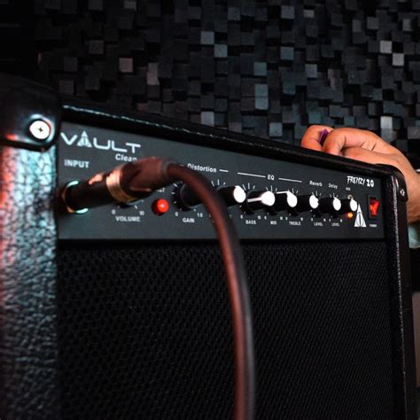 Buy Vault Frenzy 20 Watt Combo Guitar Amplifier with Analog Distortion ...
