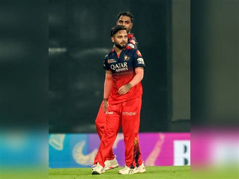 IPL 2025: Salt hits 56 not out as RCB storm into final with eight ...