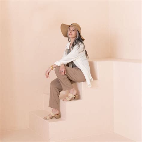 The 3 x 3 Grid Method: Maximizing your Minimal Wardrobe – Encircled