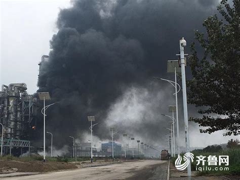山东东营一化工厂起火 现场浓烟滚滚(图) - 国内动态 - 华声新闻 - 华声在线