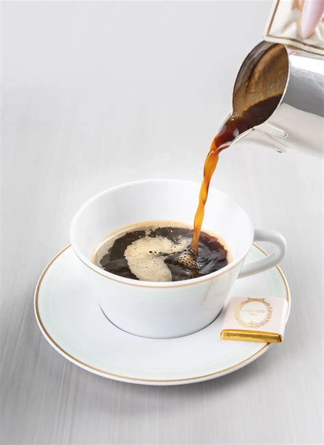 Café Viennois – Espresso with Whipped Cream | Ladurée Egypt