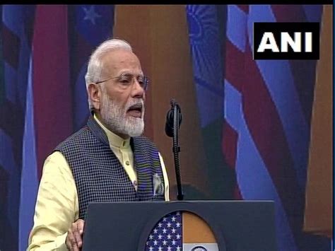 Modi reads lines from his poem at Houston event