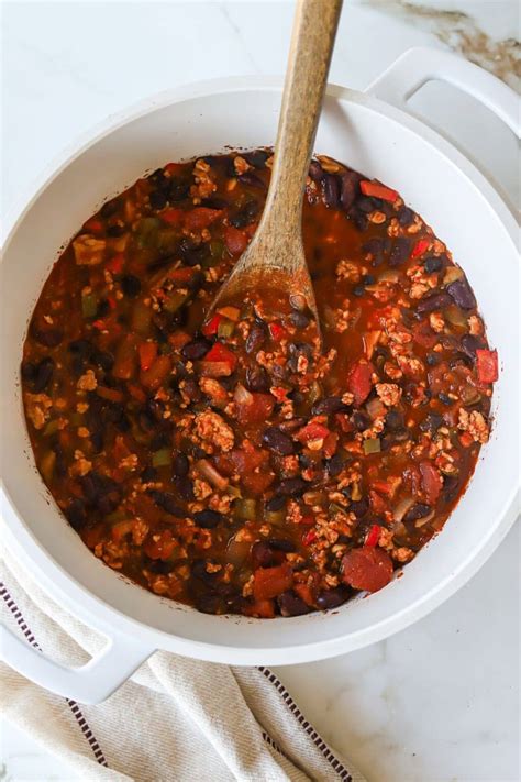 Ground Chicken Chili Recipe (Easy and Healthy!) - The Balanced Nutritionist