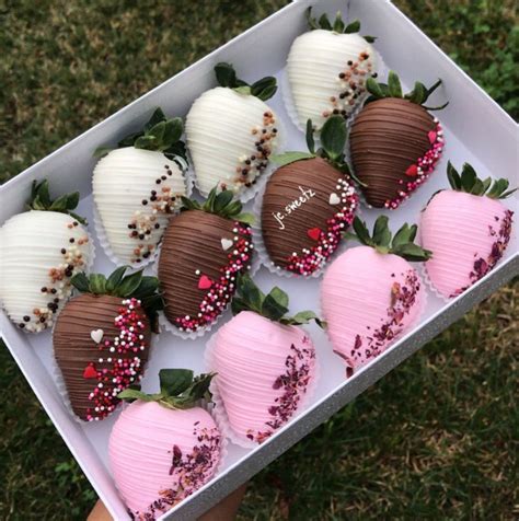Valentine Chocolate Covered Strawberries