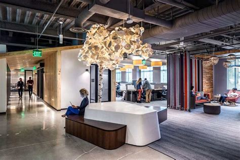 High-Tech Luxury Office 的图像结果