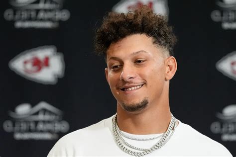 Patrick Mahomes Salary: A Legendary Contract at 450M$!