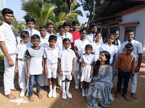 Asha Bhat hoisted the national flag at Taranga High School for deaf ...