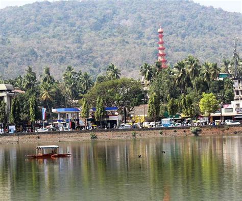 जानिए देश के इस मशहूर हिल स्टेशन के बारे में, जहां पूरे साल मौसम रहता ...